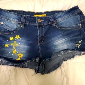Hand embrodiered YMI frayed shorts sz 11